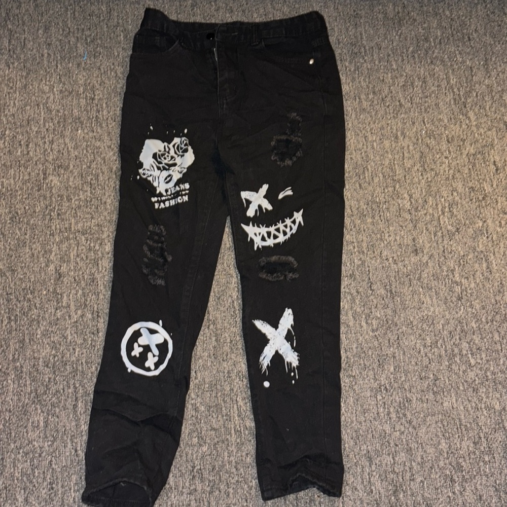 Boy’s SHEIN Graphic Distressed Jeans